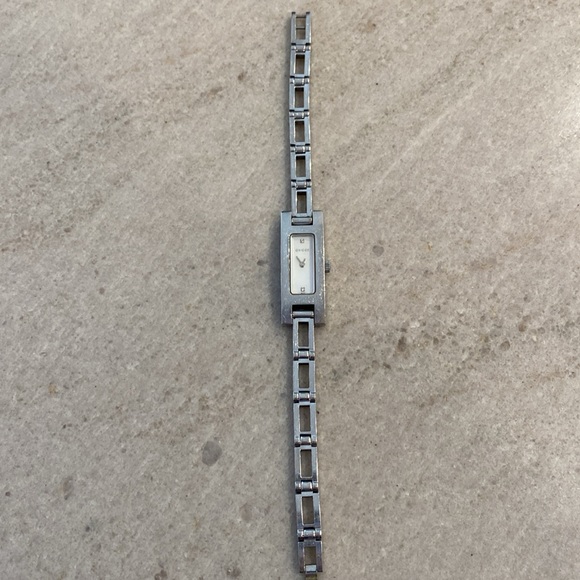 Gucci Mother of Pearl Watch with Diamond Dial - Picture 3 of 3